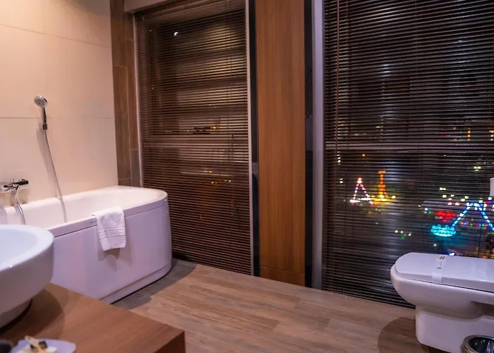 Отель Sam Royal